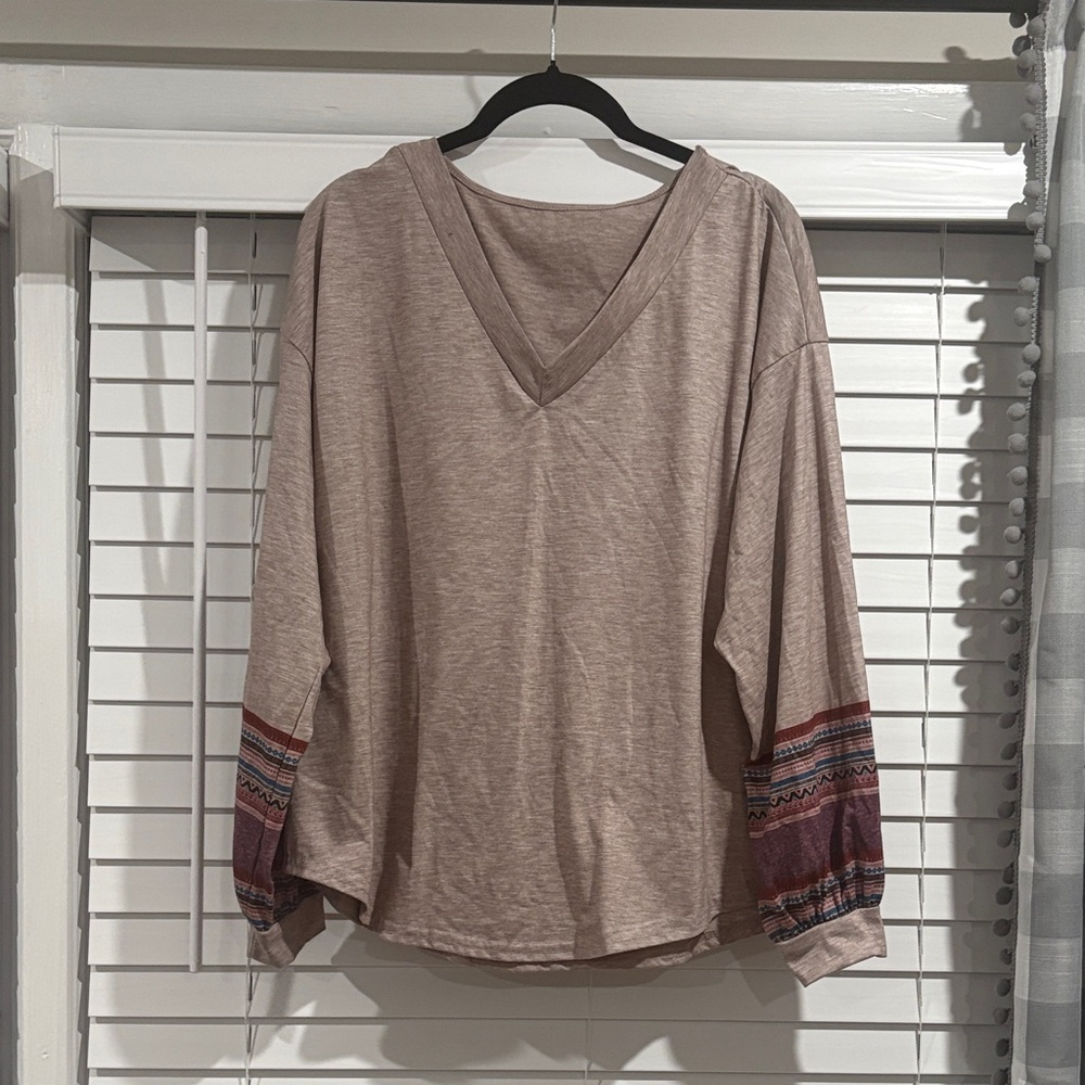 SHEIN Beige V-Neck Top with Patterned Sleeves